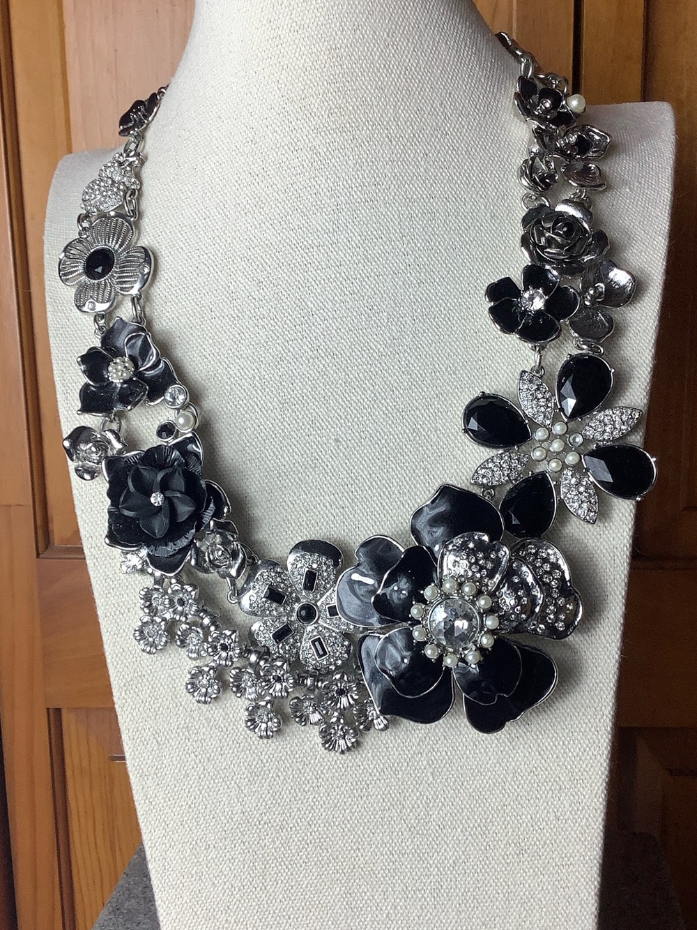 White House Black Market Black and Silver Floral Statement Necklace